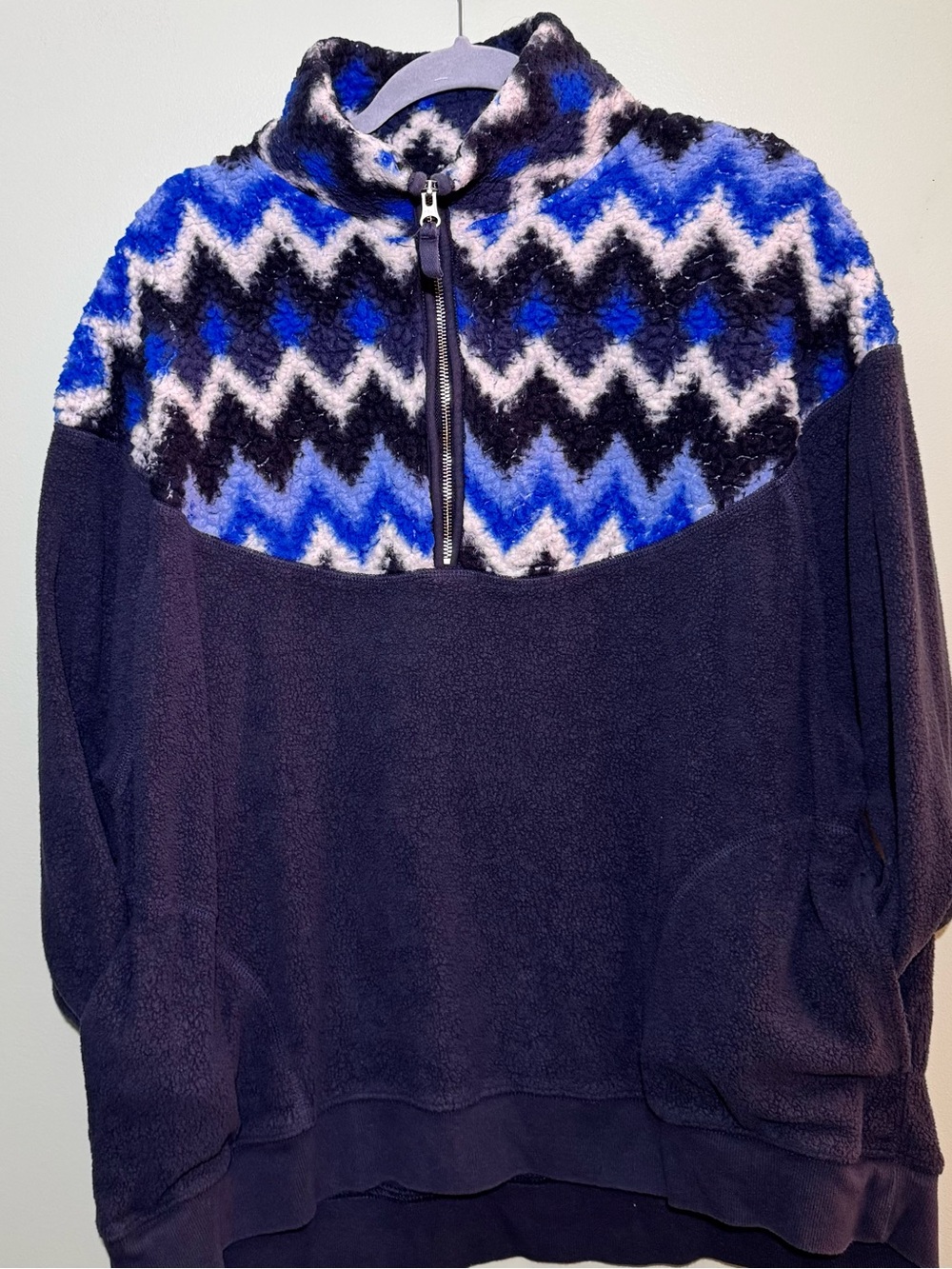 Aerie Hometown Holiday Quarter Zip Sweatshirt size large